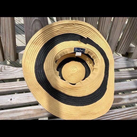 Cute summer hat by Panama Jack - Picture 2 of 2